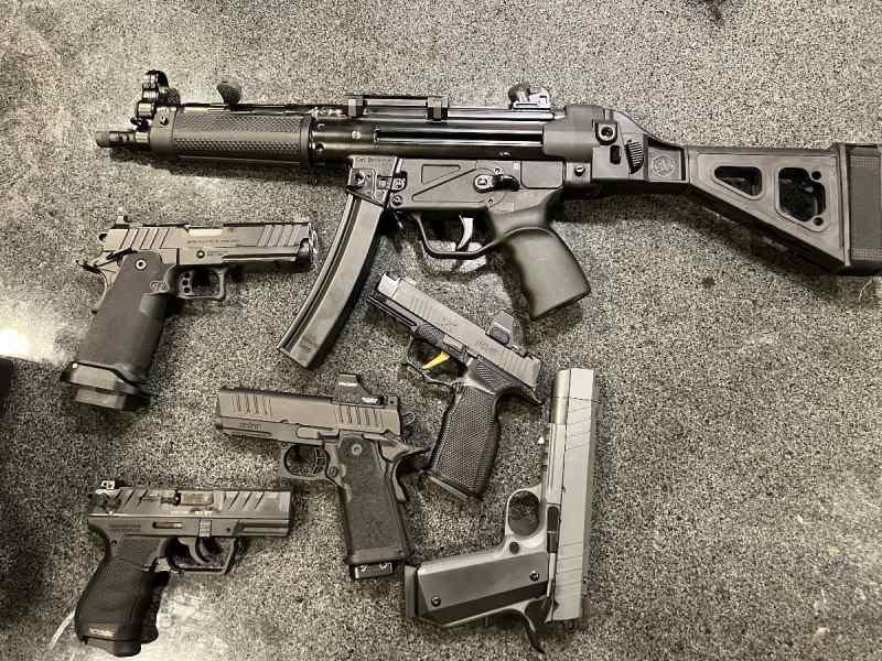 Gun bundle (sig,ap5, staccato, prodigy)