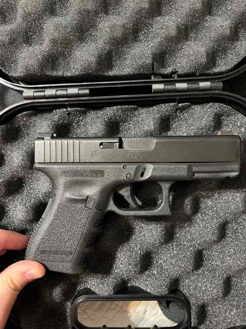 Gen3 Glock 19 w/Frying Pan Finish/Night Sights