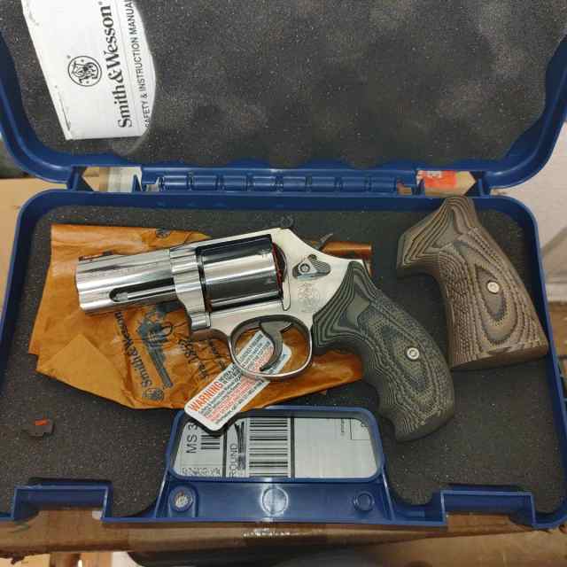 LNIB! Smith &amp; Wesson Model 686 Plus .357 Magnum 3&quot;