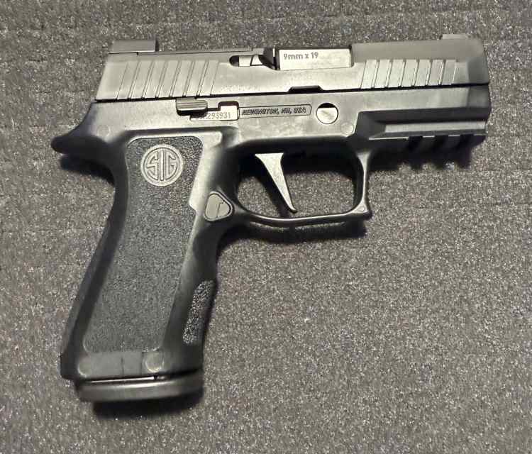 Sig p320 x compact almost new