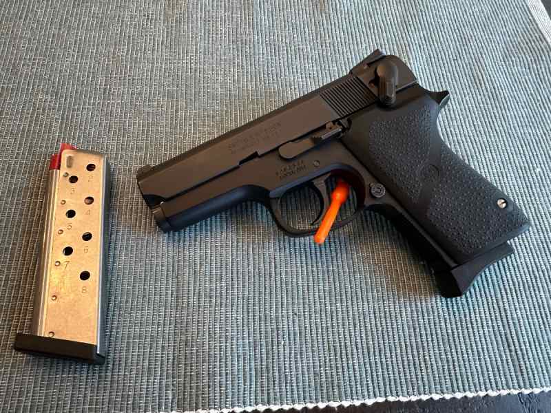 Smith &amp; Wesson 3914 super condition sweet carry pc