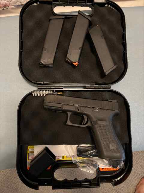 Glock 45 Like New with Truglo sights 